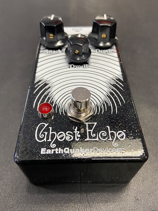 EarthQuaker Devices Ghost Echo V3 Reverb pedal.