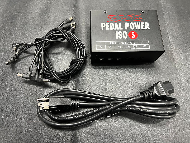 mannetje Spelen met Verdikken Voodoo Lab Pedal Power Iso-5 power supply w/cables and power cord |  Murphy's Music | Instruments | Lessons | Melville