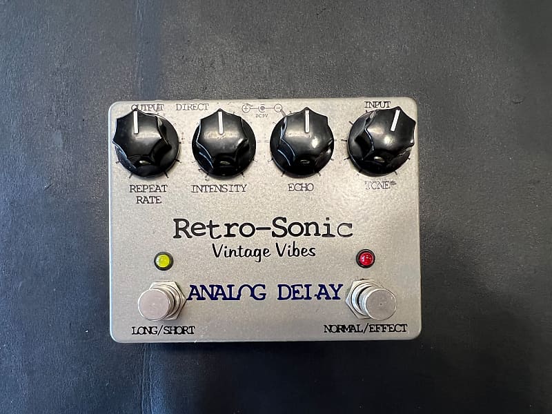 Retro-Sonic Vintage Vibes Analog Delay Pedal - Silver. Pre owned