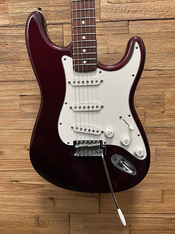 Fender Standard Stratocaster 1998 Made in Mexico - Midnight Wine Red 8lbs  6oz w/hard case