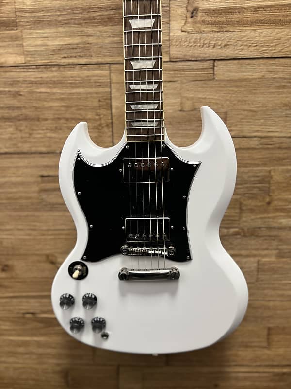  Epiphone SG Standard, Alpine White : Musical Instruments