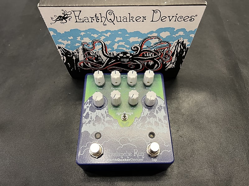 EarthQuaker Devices Avalanche Run Stereo Reverb & Delay w/ Tap Tempo V2  2024 Brick and Mortar Blue Night- Aurora Borealis finish. New!