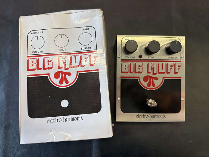 Electro-Harmonix Big Muff Pi Fuzz Distortion pedal - large enclosure. w/box