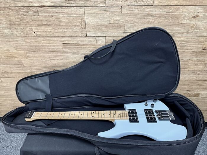 G&M WT-5 Commander Series Headless electric guitar - Baby Blue- Made in china w/soft bag